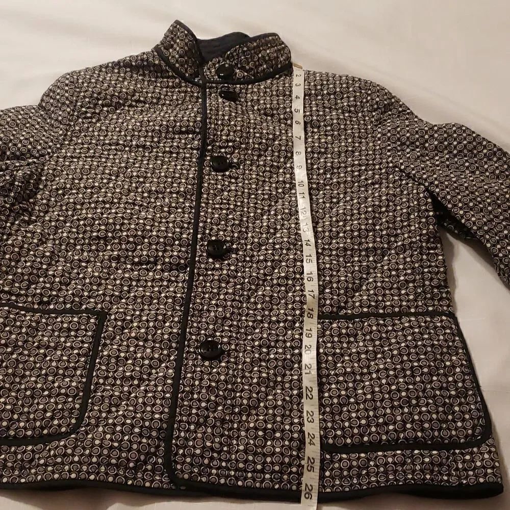 REVERSEABLE Black/white/gray coat. - Picture 3 of 6